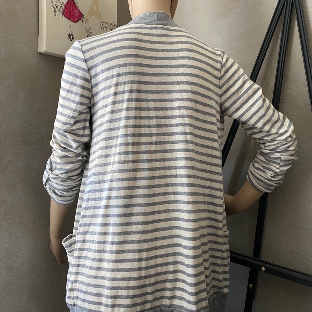 Cardigan - Picture 6 of 9